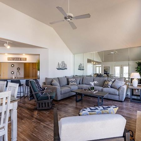 B 32-1 Spacious Villa Close To Pool Branson Bagian luar foto